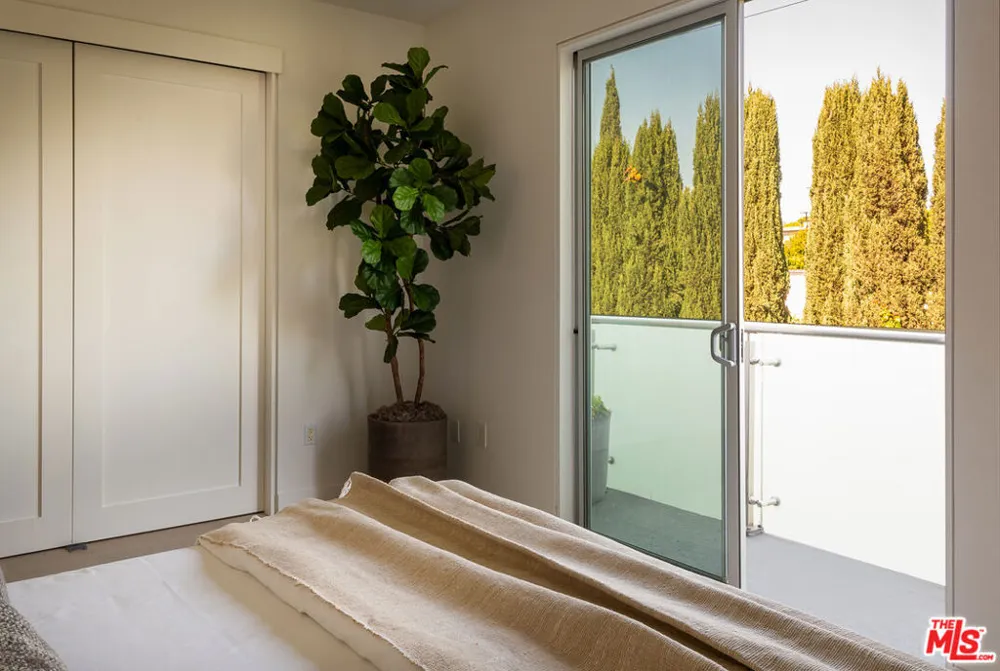 928 Croft Avenue #303 West Hollywood, CA 90069
