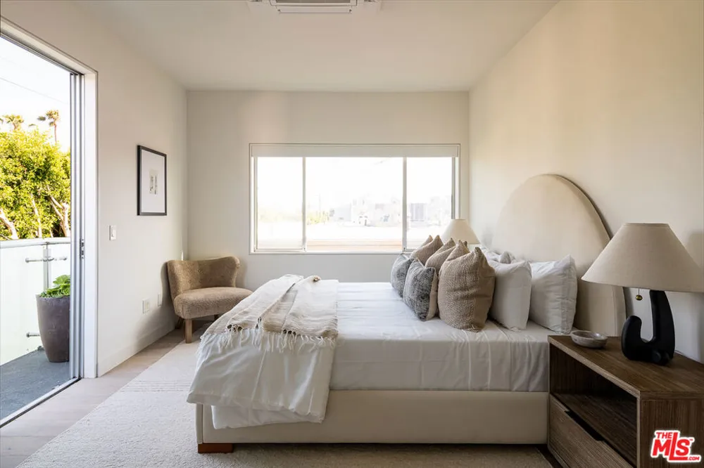 928 Croft Avenue #303 West Hollywood, CA 90069