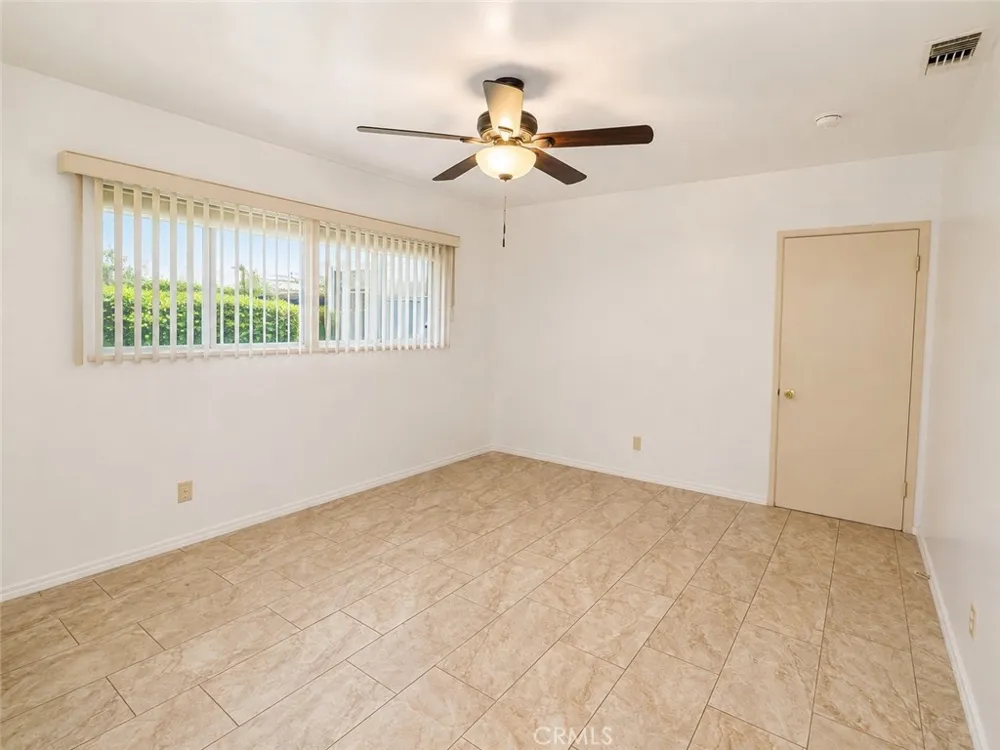 63 S Loma Upland, CA 91786