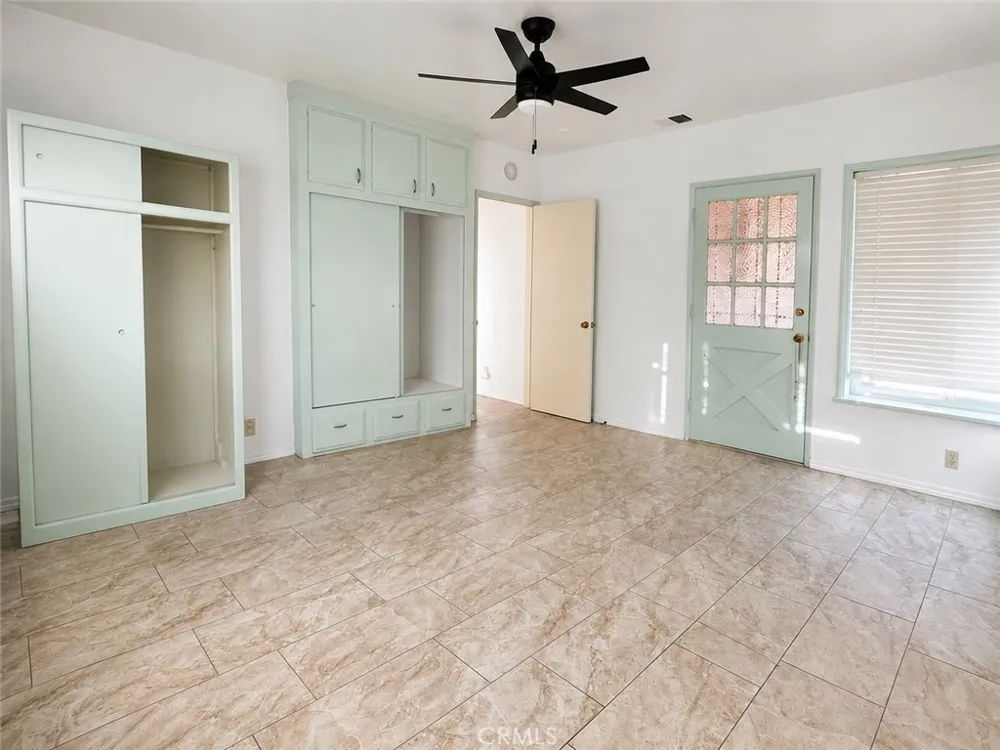 63 S Loma Upland, CA 91786