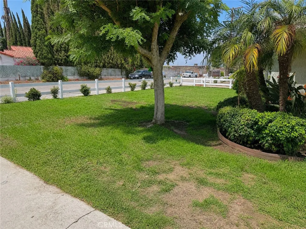 63 S Loma Upland, CA 91786