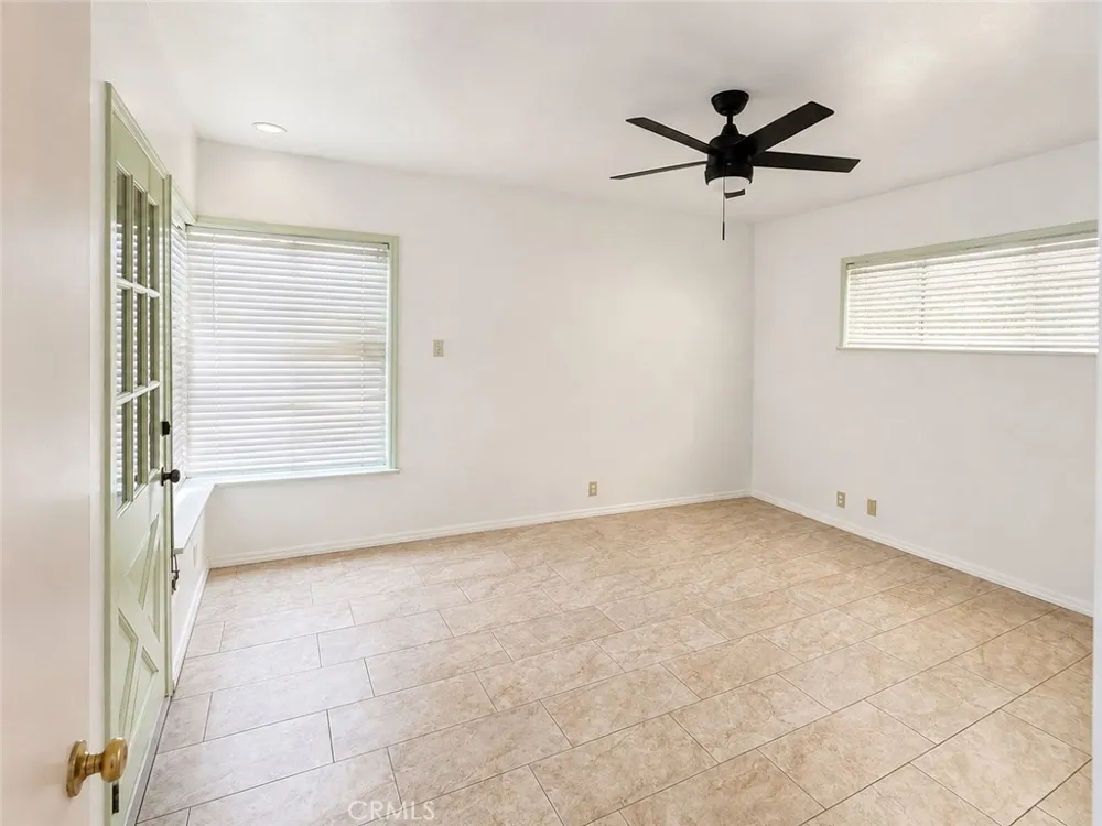 63 S Loma Upland, CA 91786