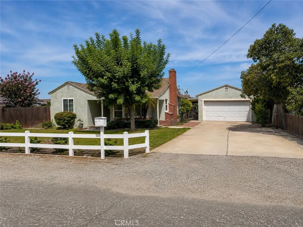 63 S Loma Upland, CA 91786