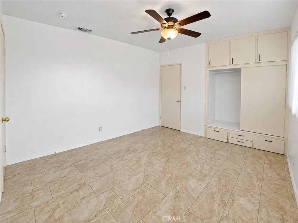 63 S Loma Upland, CA 91786