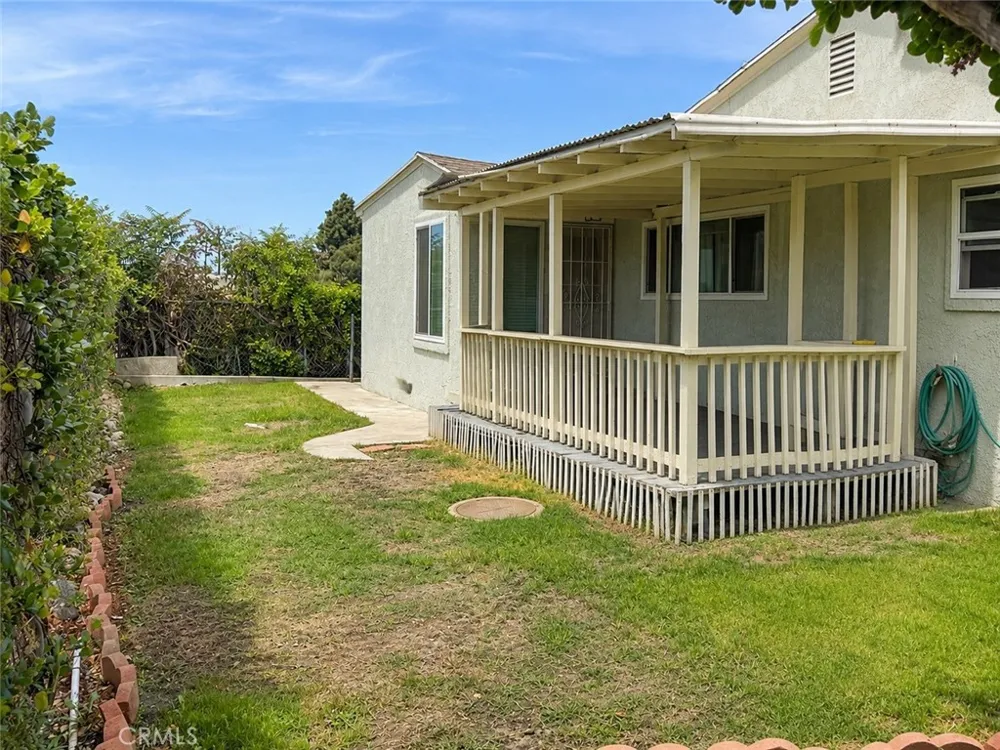 63 S Loma Upland, CA 91786