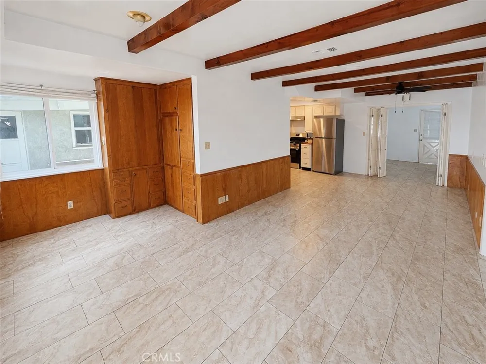 63 S Loma Upland, CA 91786