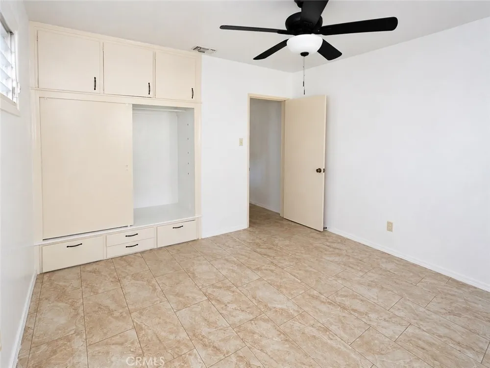 63 S Loma Upland, CA 91786