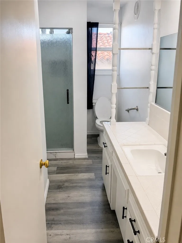 63 S Loma Upland, CA 91786