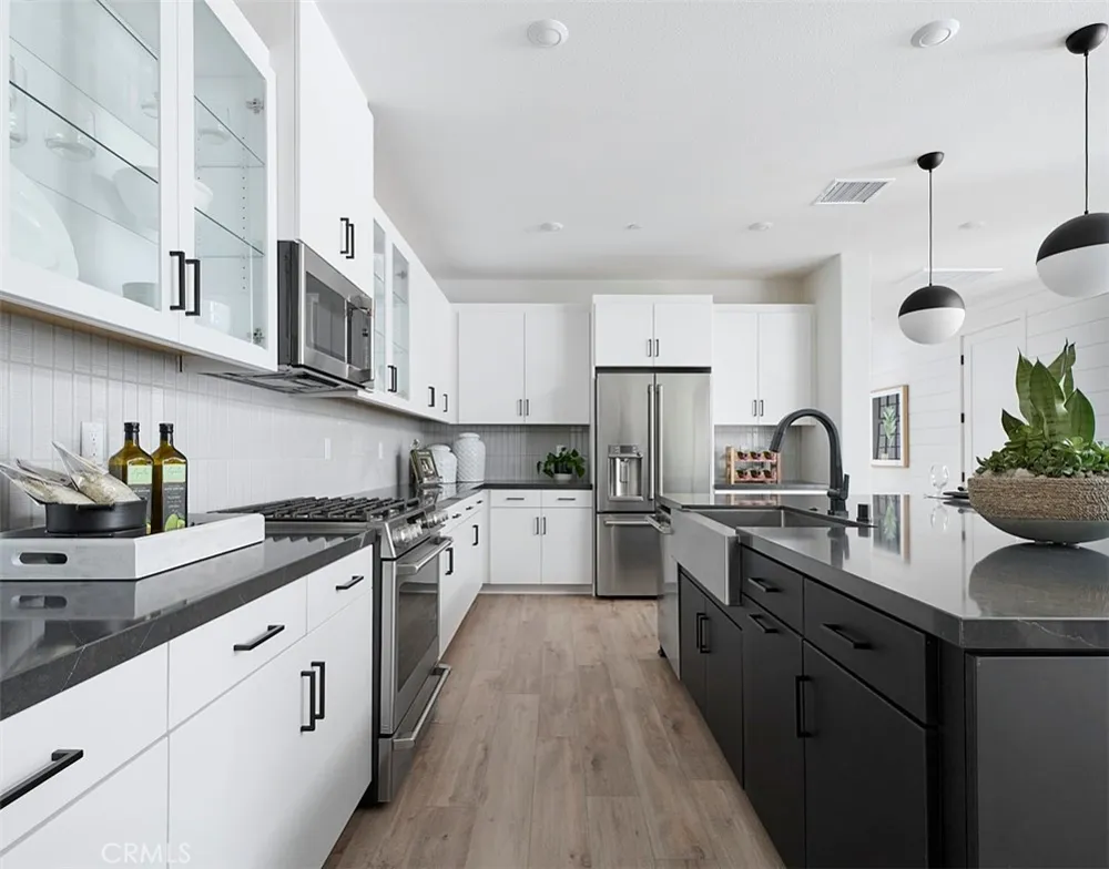 28216 Glory Place Canyon Country, CA 91350