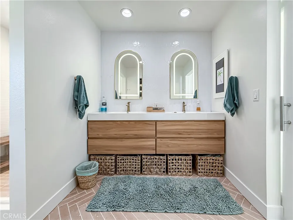 4331 Oak Glen Calabasas, CA 91302