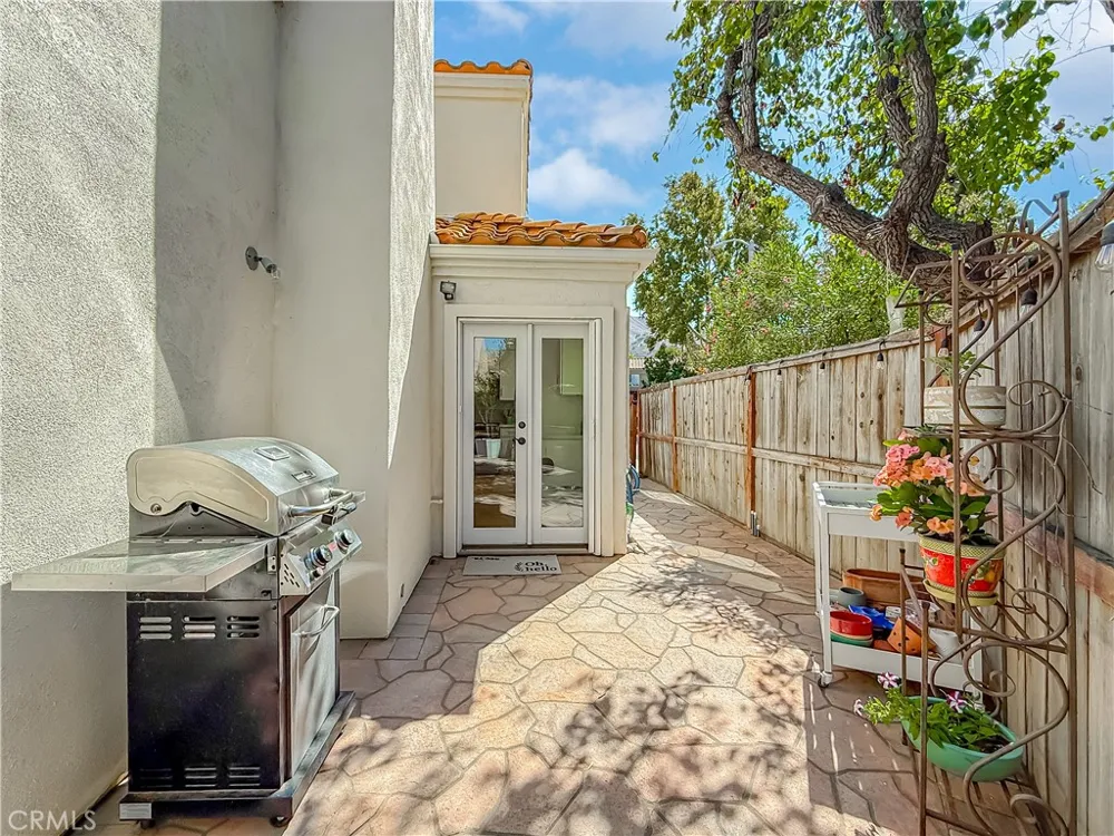 4331 Oak Glen Calabasas, CA 91302