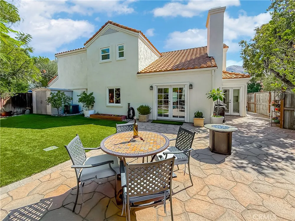 4331 Oak Glen Calabasas, CA 91302
