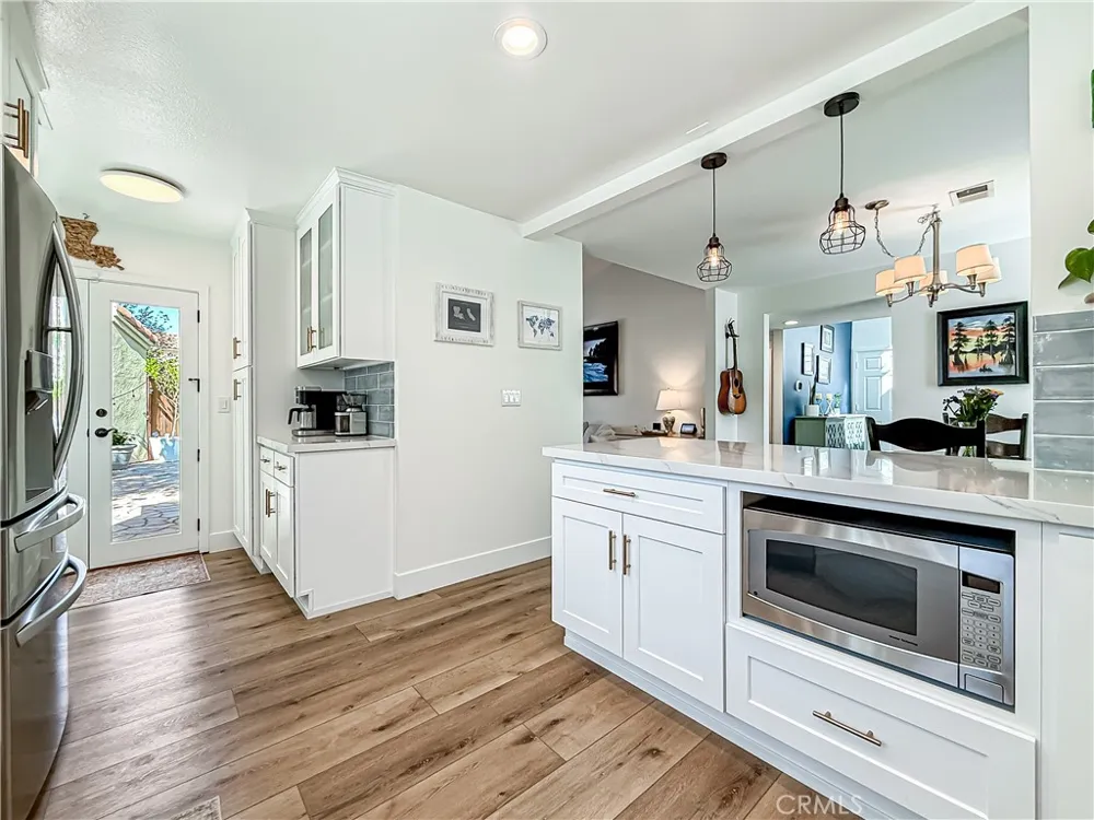 4331 Oak Glen Calabasas, CA 91302