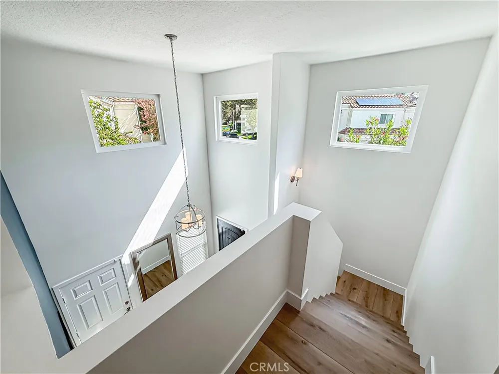 4331 Oak Glen Calabasas, CA 91302