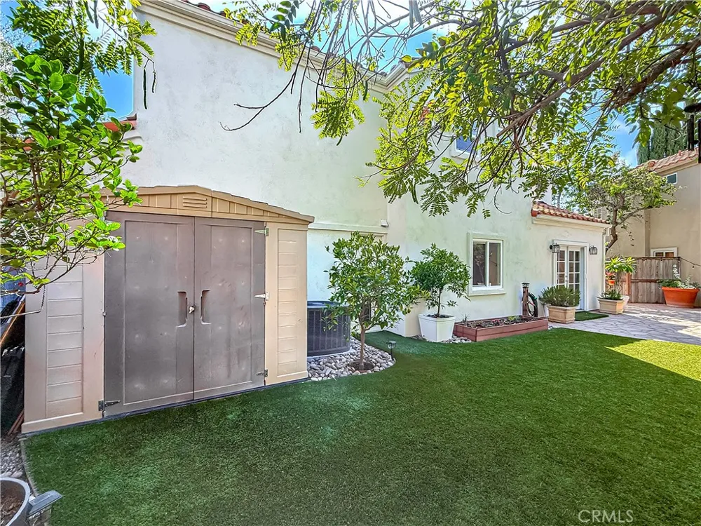 4331 Oak Glen Calabasas, CA 91302