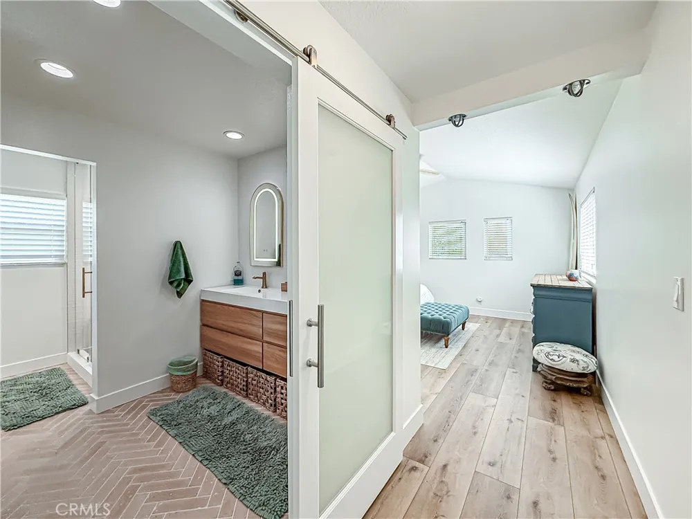 4331 Oak Glen Calabasas, CA 91302