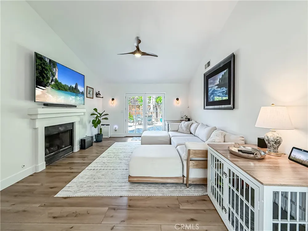 4331 Oak Glen Calabasas, CA 91302