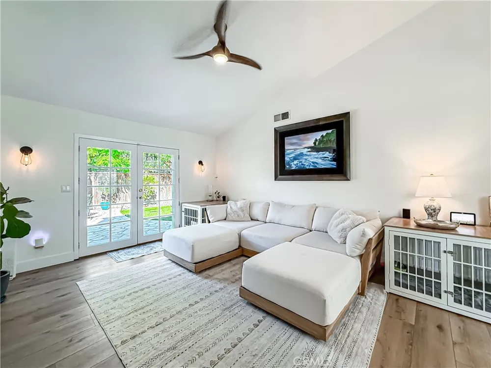 4331 Oak Glen Calabasas, CA 91302