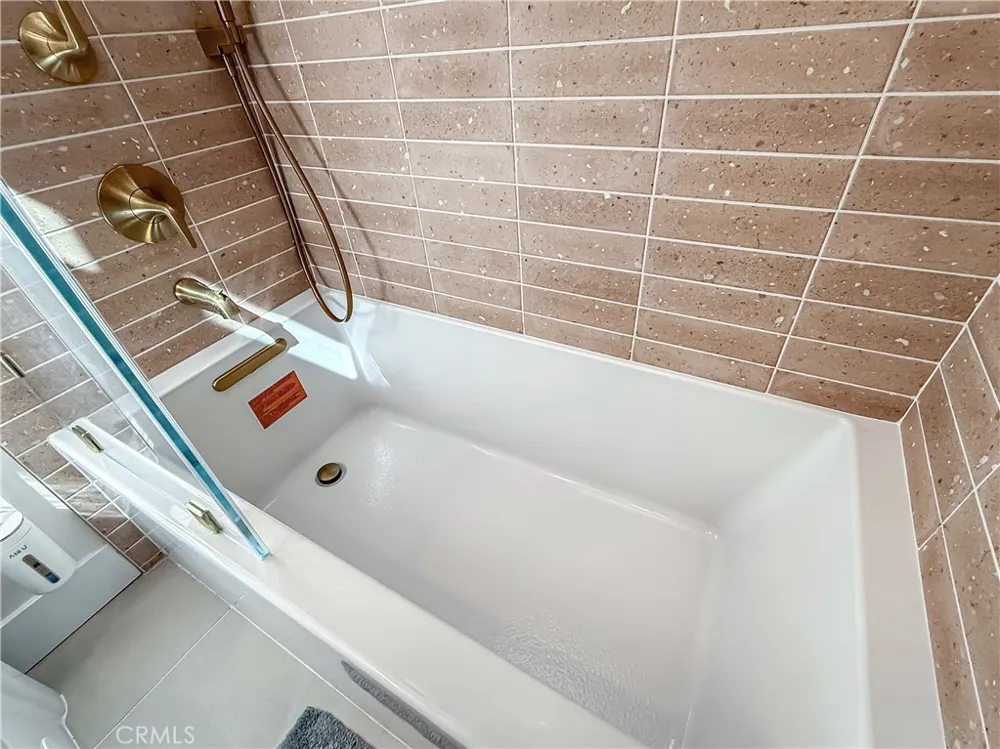 4331 Oak Glen Calabasas, CA 91302
