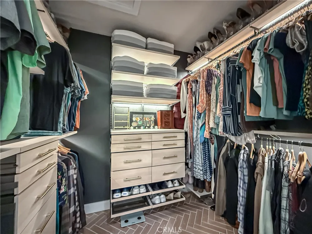 4331 Oak Glen Calabasas, CA 91302