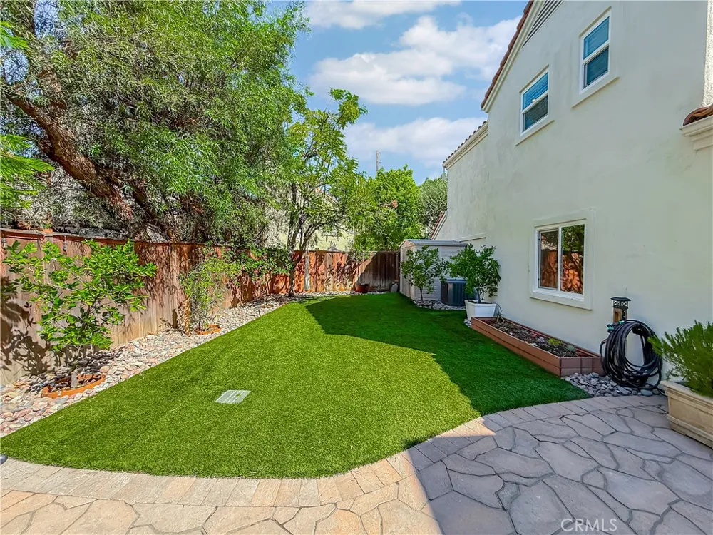4331 Oak Glen Calabasas, CA 91302
