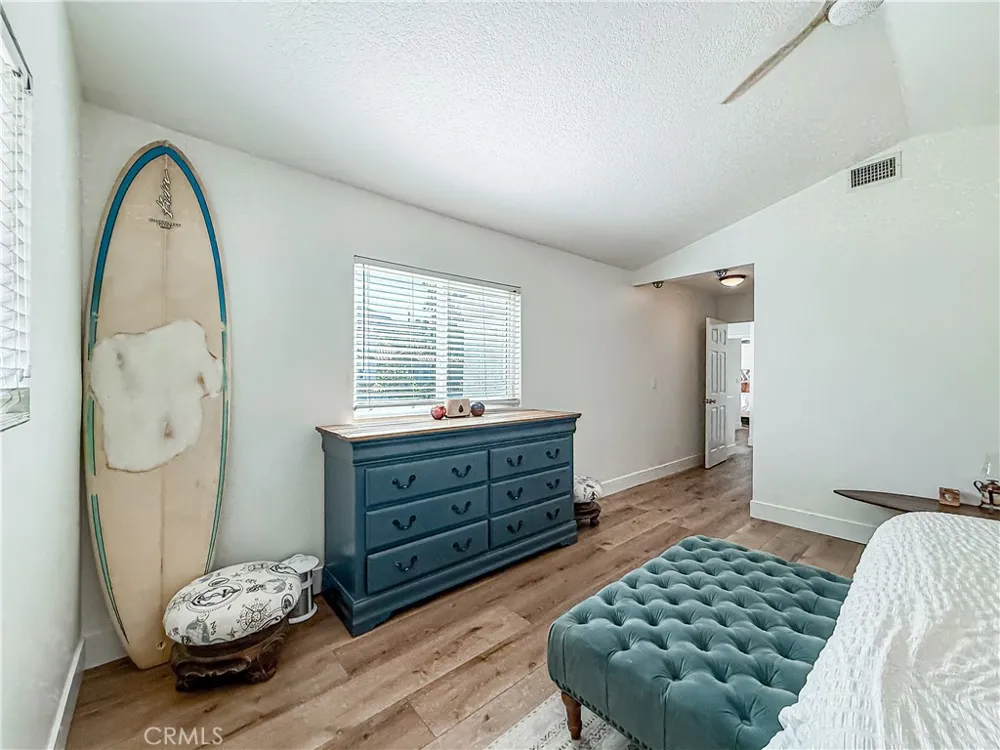4331 Oak Glen Calabasas, CA 91302