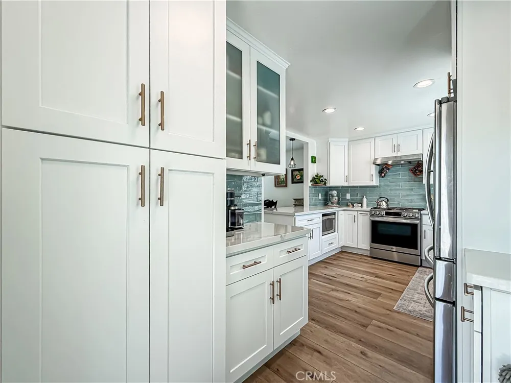 4331 Oak Glen Calabasas, CA 91302
