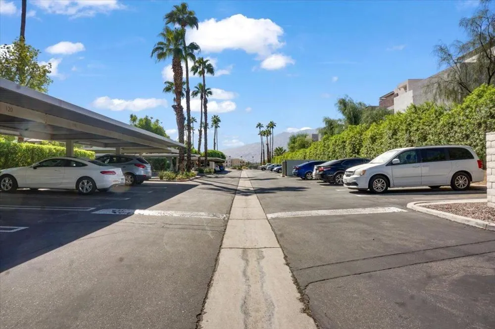 1150 E Amado #18a2 Palm Springs, CA 92262