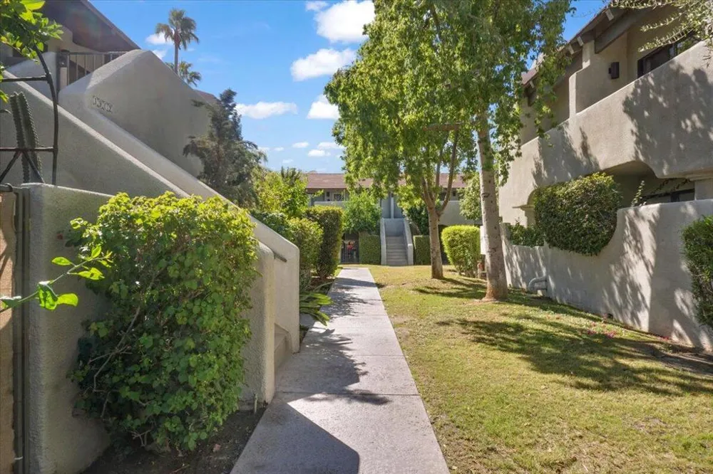 1150 E Amado #18a2 Palm Springs, CA 92262