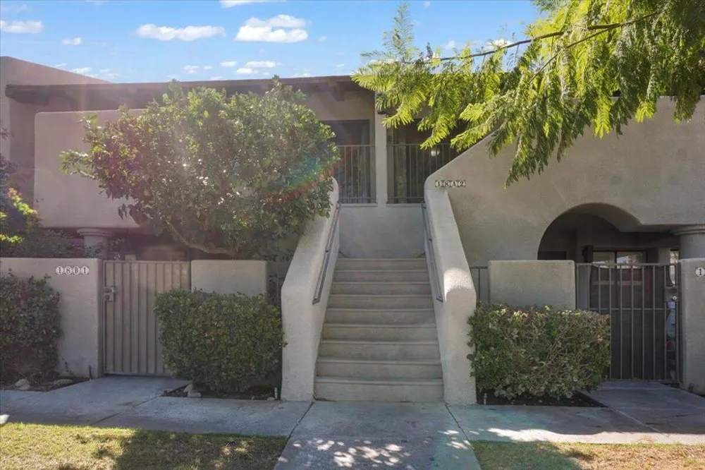 1150 E Amado #18a2 Palm Springs, CA 92262