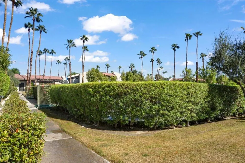 1150 E Amado #18a2 Palm Springs, CA 92262