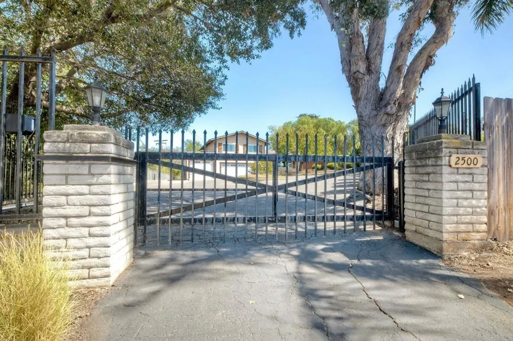 2500 Cranston Drive Escondido, CA 92025
