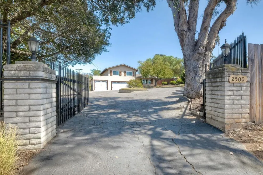 2500 Cranston Drive Escondido, CA 92025
