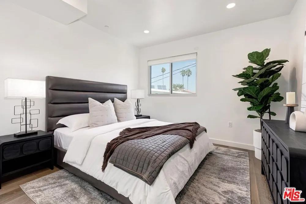 1433 14th Street #15 Santa Monica, CA 90404