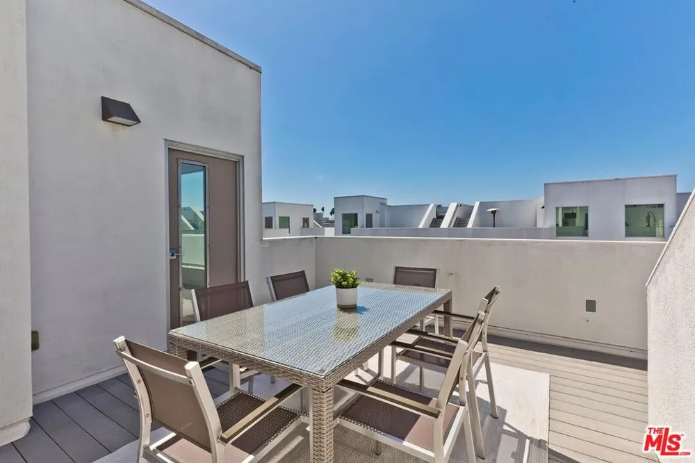 1433 14th Street #15 Santa Monica, CA 90404