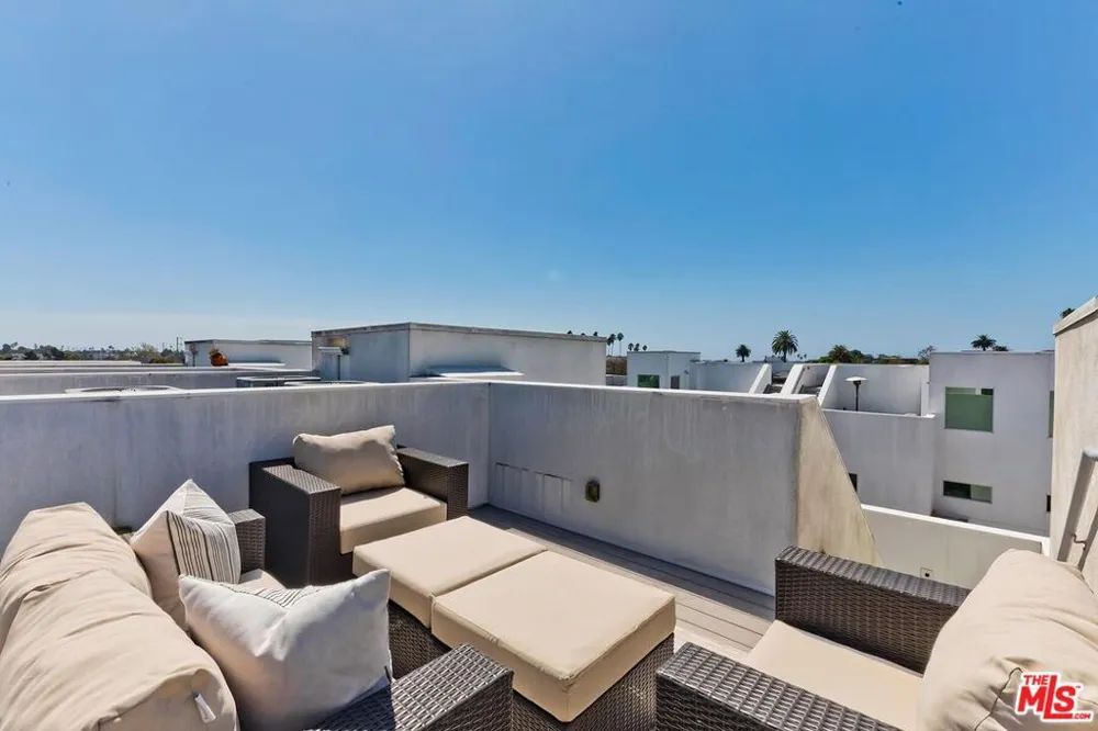 1433 14th Street #15 Santa Monica, CA 90404