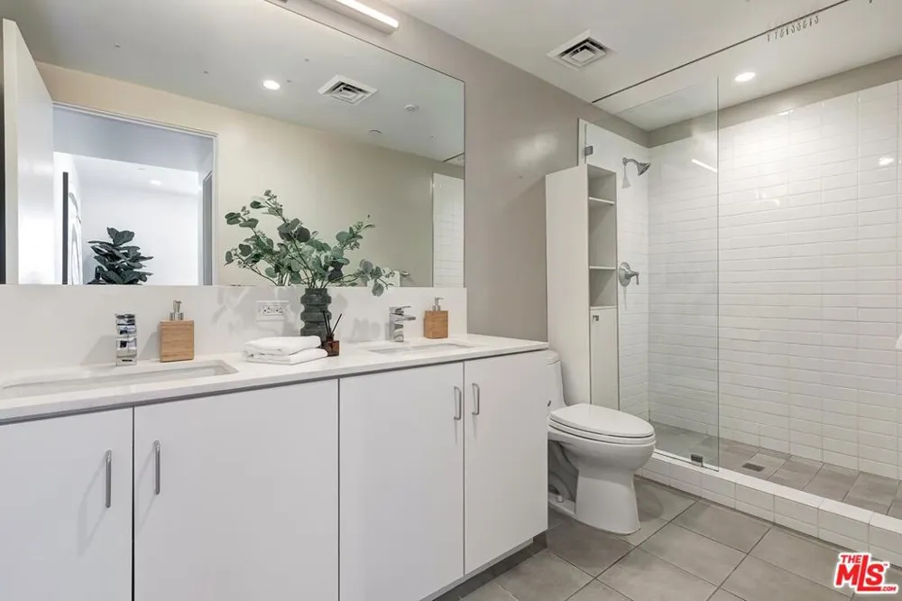 1433 14th Street #15 Santa Monica, CA 90404