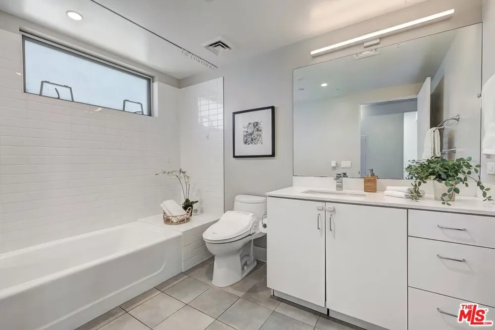 1433 14th Street #15 Santa Monica, CA 90404