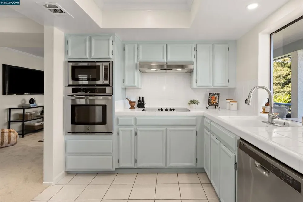 1501 Ptarmigan Dr #7B Walnut Creek, CA 94595