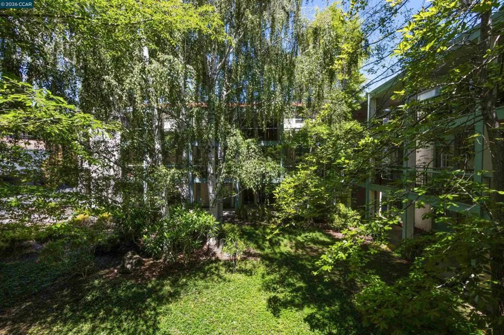 1501 Ptarmigan Dr #7B Walnut Creek, CA 94595