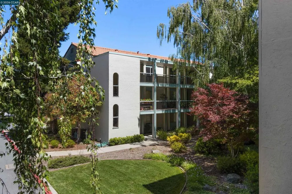 1501 Ptarmigan Dr #7B Walnut Creek, CA 94595