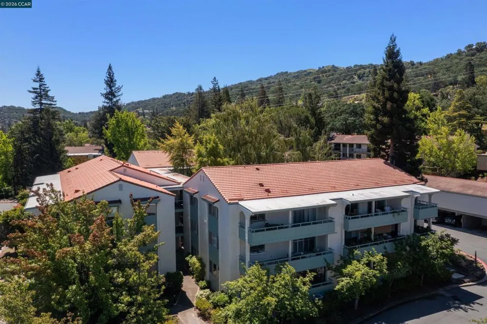 1501 Ptarmigan Dr #7B Walnut Creek, CA 94595