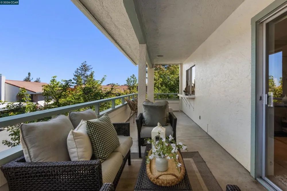 1501 Ptarmigan Dr #7B Walnut Creek, CA 94595