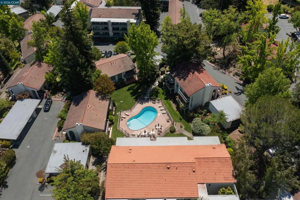 1501 Ptarmigan Dr #7B Walnut Creek, CA 94595