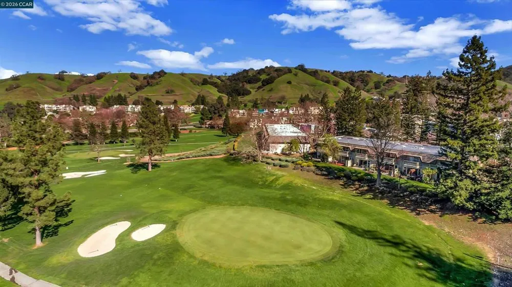 1501 Ptarmigan Dr #7B Walnut Creek, CA 94595