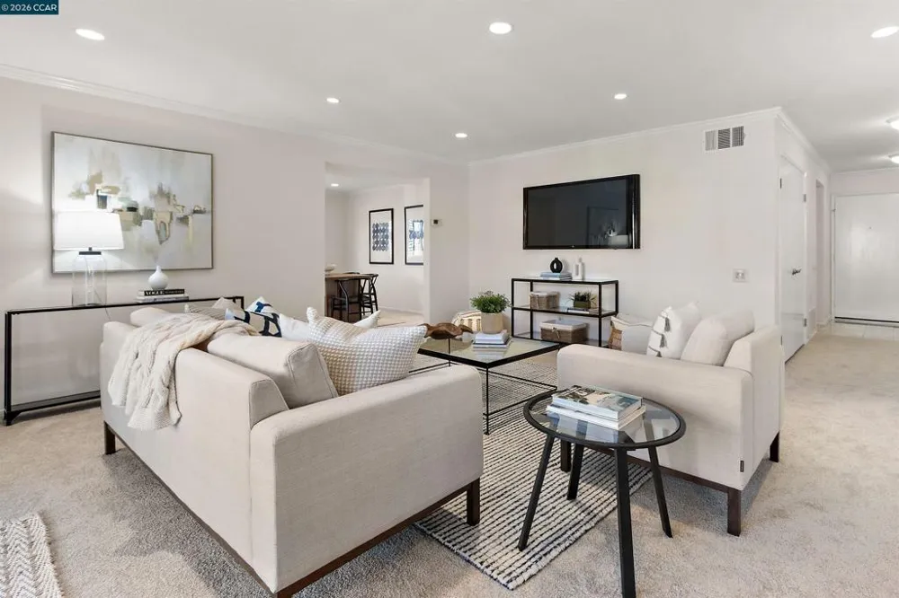 1501 Ptarmigan Dr #7B Walnut Creek, CA 94595