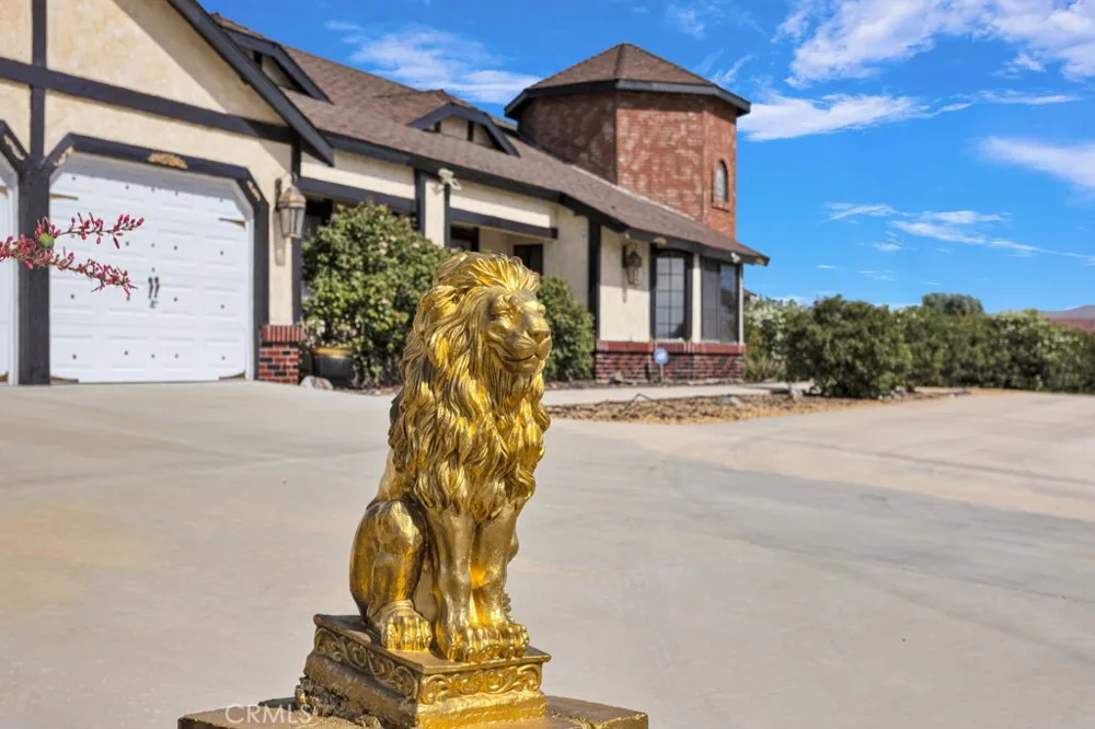 13889 Olathe Road Apple Valley, CA 92307
