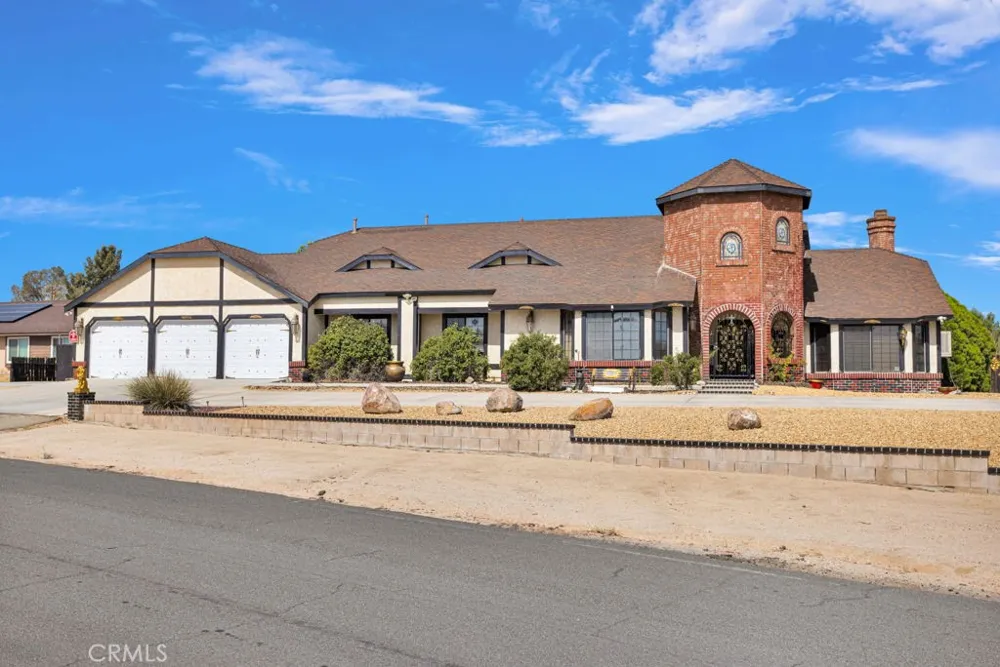13889 Olathe Road Apple Valley, CA 92307