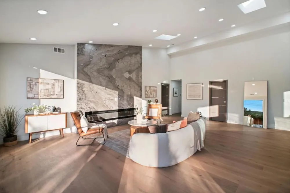 806 Emily Drive Mountain View, CA 94043