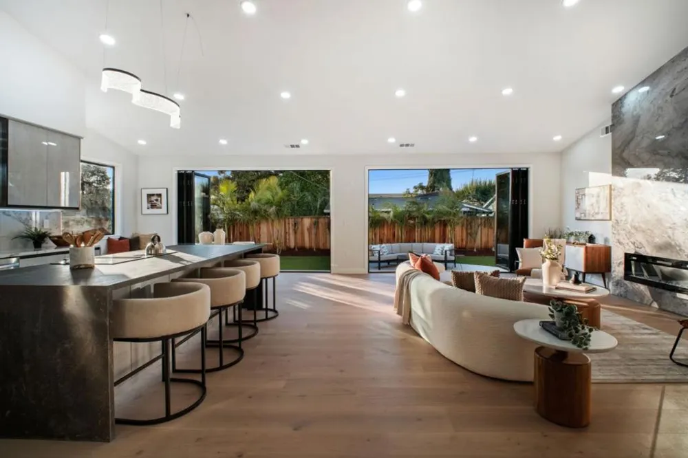 806 Emily Drive Mountain View, CA 94043